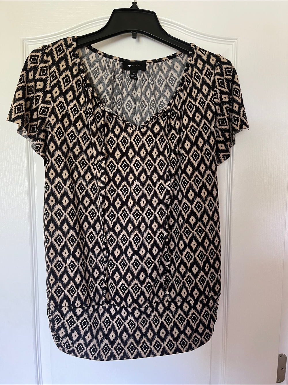AB Studio Black and Cream Geometric Short Sleeve Blouse